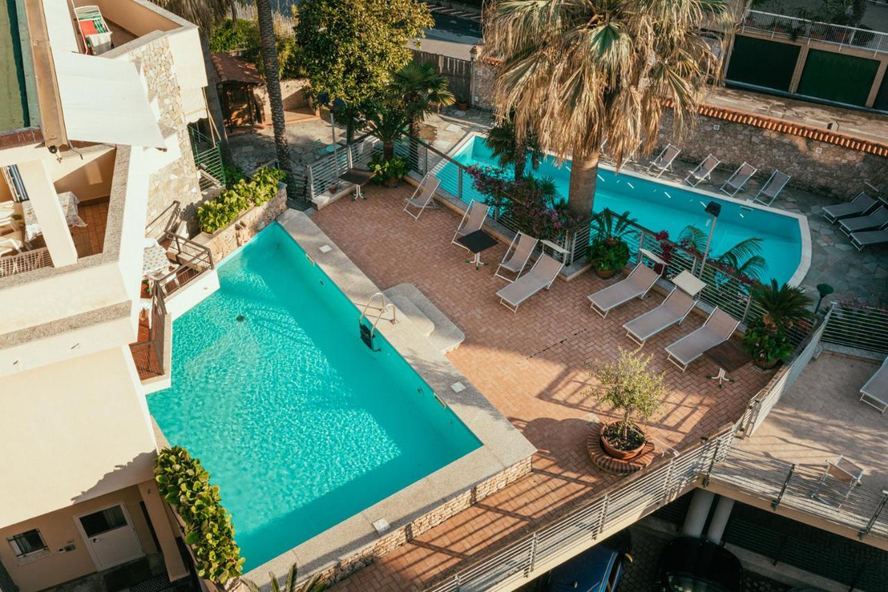 Hotel Residence La Palma Finale Ligure Exterior foto