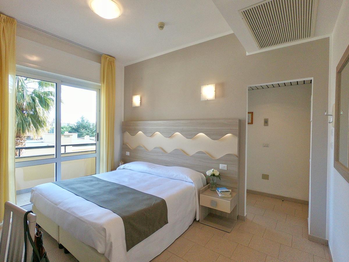 Hotel Residence La Palma Finale Ligure Exterior foto